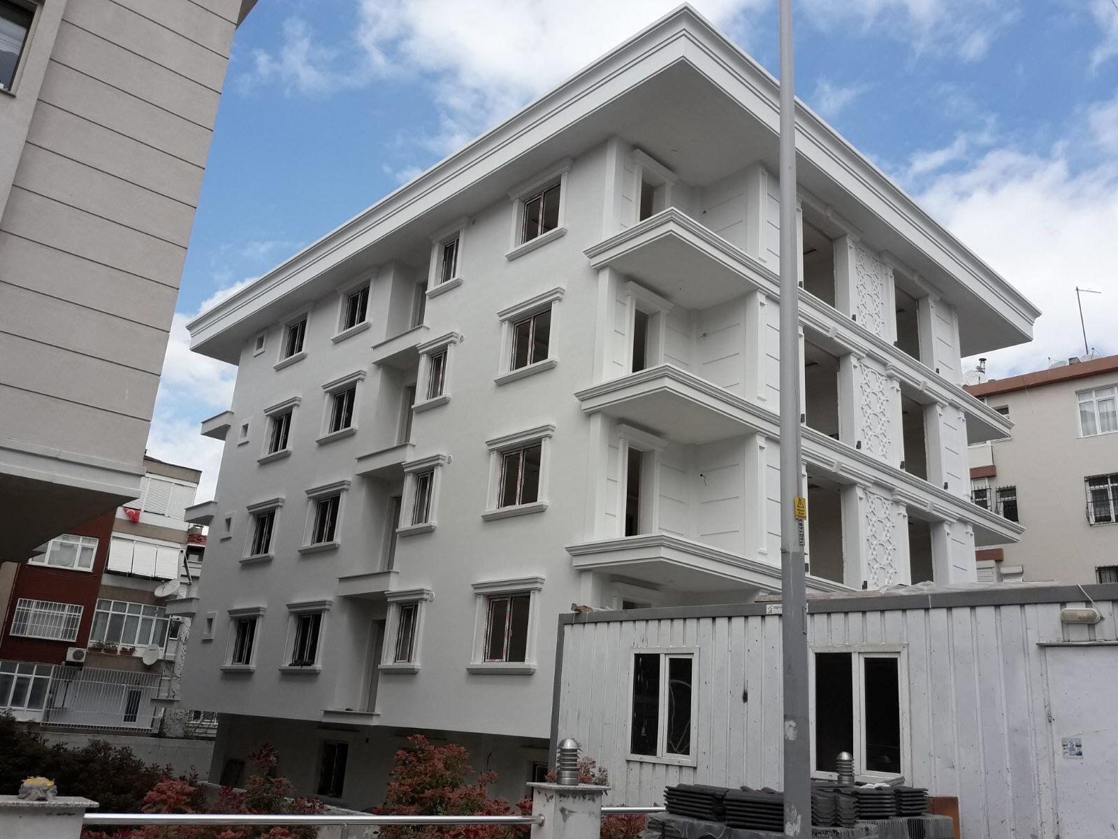 İnegöl'de modern konut dış cephe tasarımı ve estetik mimari detaylar.